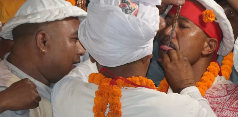 येंयापुन्हीमा बालकरामले जिब्रो छेडेर पशुपतिनाथको परिक्रमा गर्ने