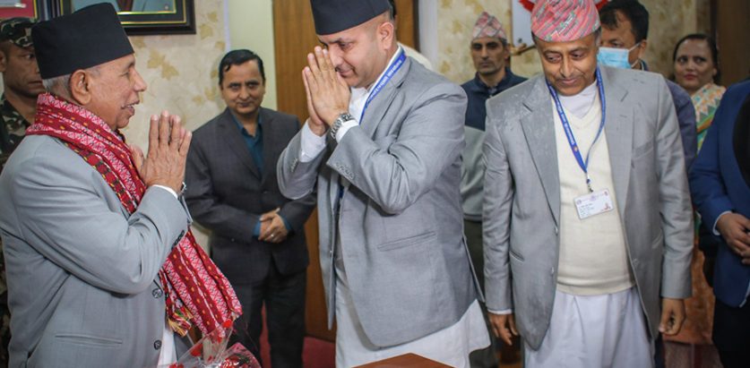 कृषिमन्त्रीले गरे केन्द्रीय कार्यालयहरूको छड्के अनुगमन