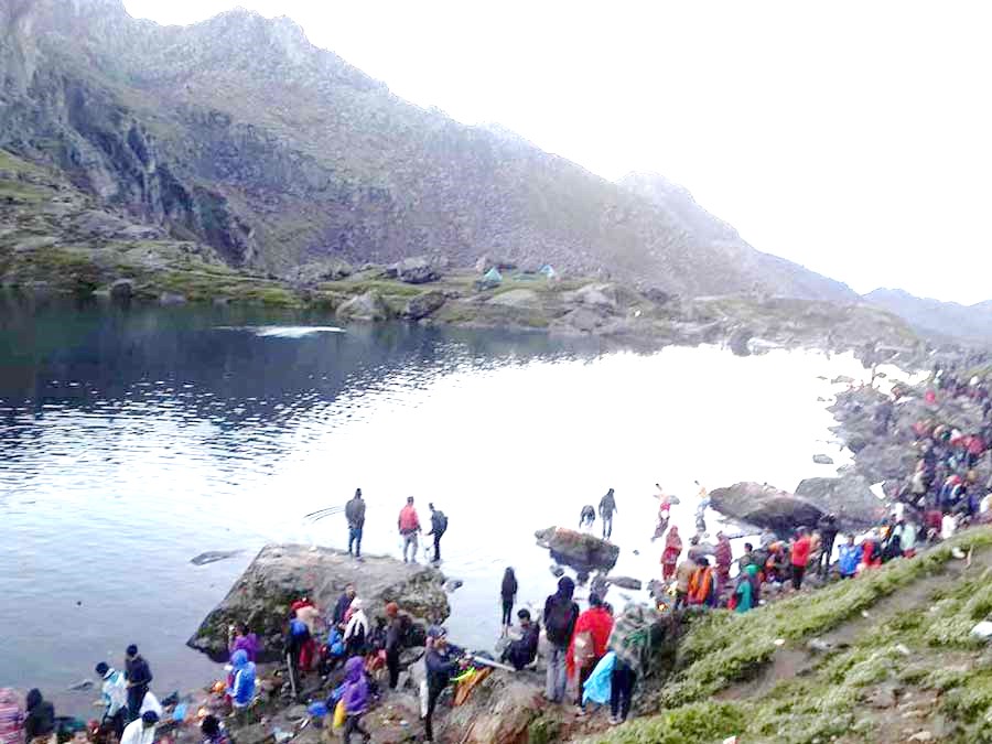 गोसाईंकुण्ड दर्शन गरी फर्किंदा बाटो बिर्सेर काठमाडौंका १ युवक गाएव