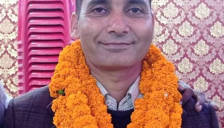 राष्ट्रिय  शिक्षा पुरस्कार बाट इनरुवाका मनोज कुमार यादव पुरस्कृत