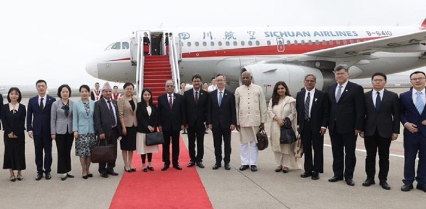 प्रधानमन्त्री भ्रमणमा व्यस्त