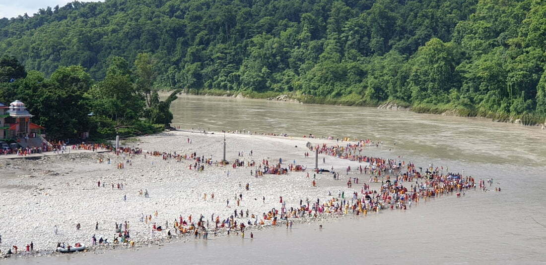 देवघाटमा नुहाउँदा नुहाउँदै २ जना गाएब