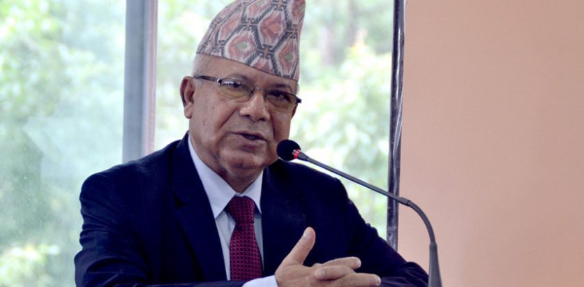 सरकारको खुट्टा तान्ने होइन सबै मिलेर सहयोग गर्नुपर्छ : माधव नेपाल