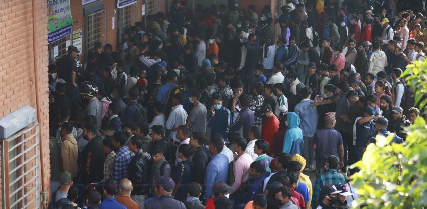 दशैंका लागि अग्रिम टिकट काट्नेको भिड