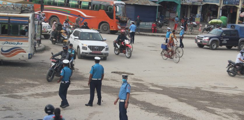 नियम उल्लङ्घन गर्दै  तीव्र गतिमा दौडिनु नै दुर्घटनाको प्रमुख कारण हो : ट्राफिक प्रहरी