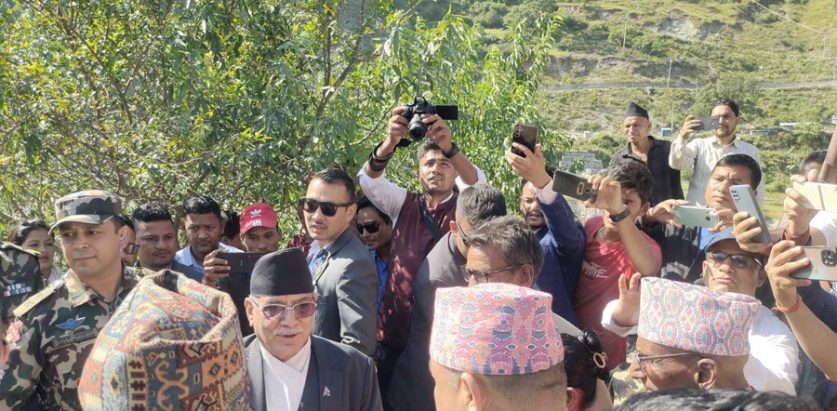 भूकम्प पीडितलाई प्रधानमन्त्रीले घर बनाइदिने