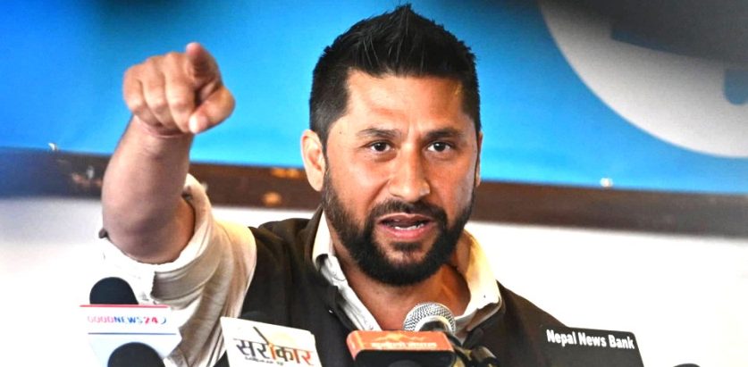 राष्ट्रपति कार्यकारी भूमिकामा आउन नदिने प्रावधान संविधानमा नै राख्नुपर्छ : लामिछाने