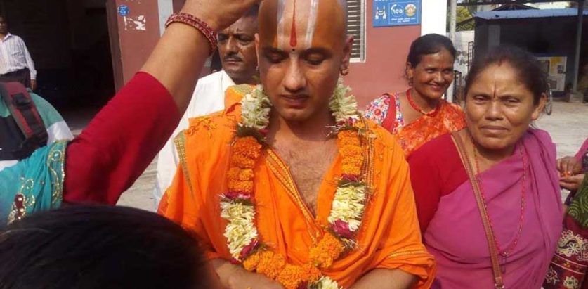 सुनसरीबाट पक्राउ परेका श्री निवासाचार्यलाई धनुषा लगियो