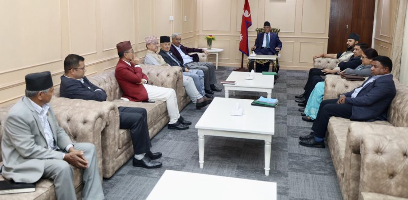 प्रचण्डको बैठकमा ७ दल उपस्थित