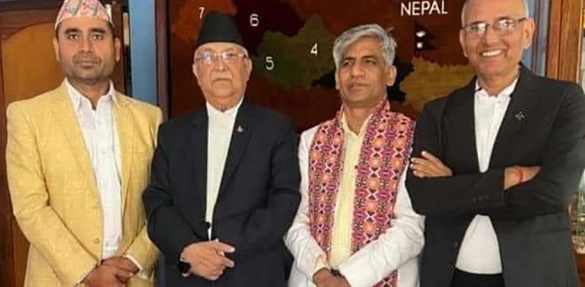 राम्रो काम गर्नू भन्दै कोसीका मुख्यमन्त्री कार्कीलाई ओलीले दिए धन्यवाद