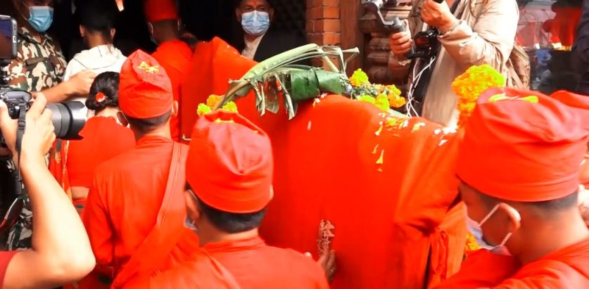 आज फूलपाती, हनुमानढोकामा धार्मिक विधिपूर्वक फूलपाती भित्र्याइँदै