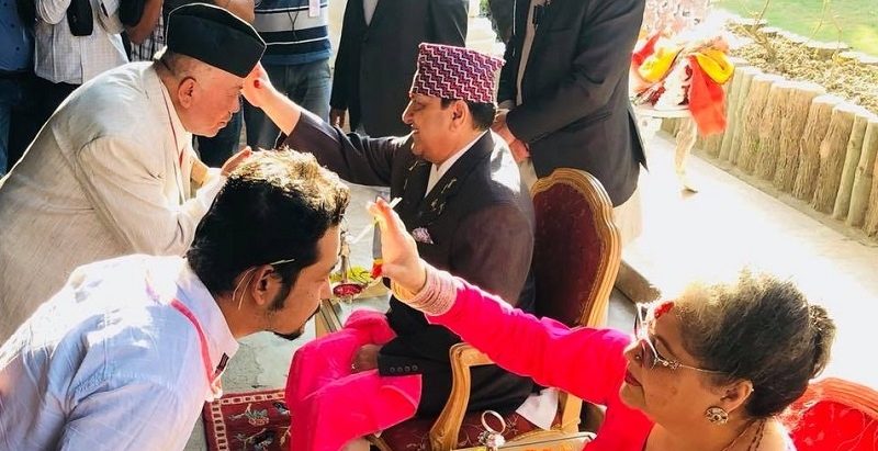 यो वर्ष पूर्वराजाले दसैँको टीका लगाइदिने