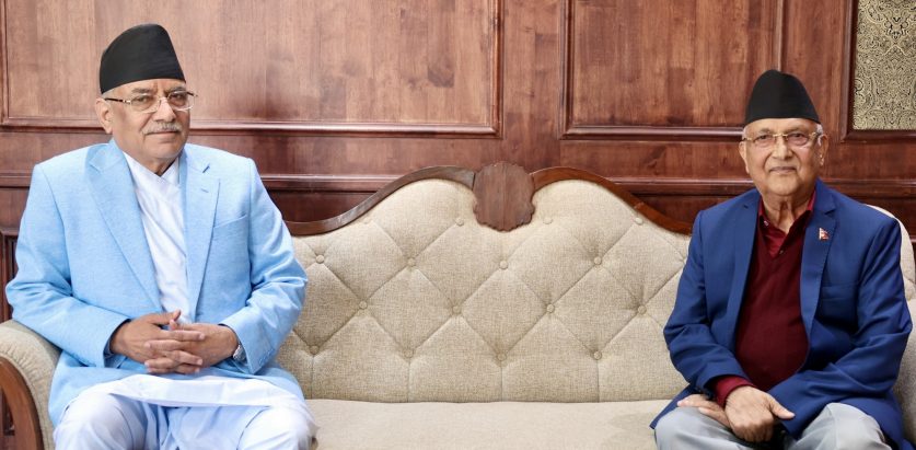 प्रधानमन्त्री प्रचण्ड र एमाले अध्यक्ष ओलीबीच समसामयिक विषयमा छलफल