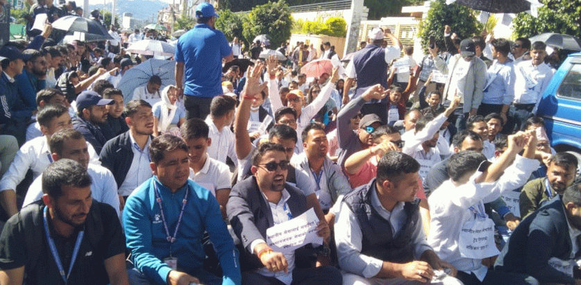 स्थानीय तहका कर्मचारीले देशैभर अत्यावश्यकबाहेकका काम नगर्ने