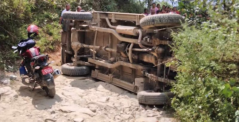 धादिङमा जीप दुर्घटना हुँदा १ जनाकाे ज्यान गयाे