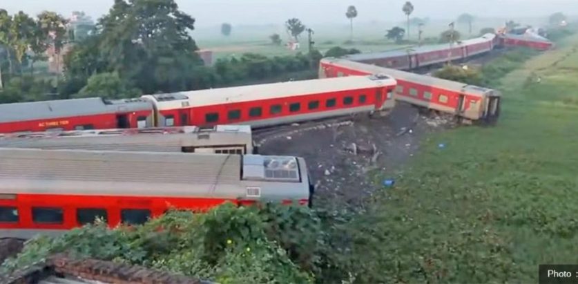 भारतको बिहारमा रेल दुर्घटना : चार जनाको ज्यान गयो, एक सय जना घाइते