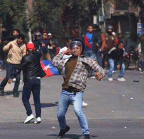 दुर्गा प्रसाइको कार्यक्रम स्थल बल्खुमा झडप