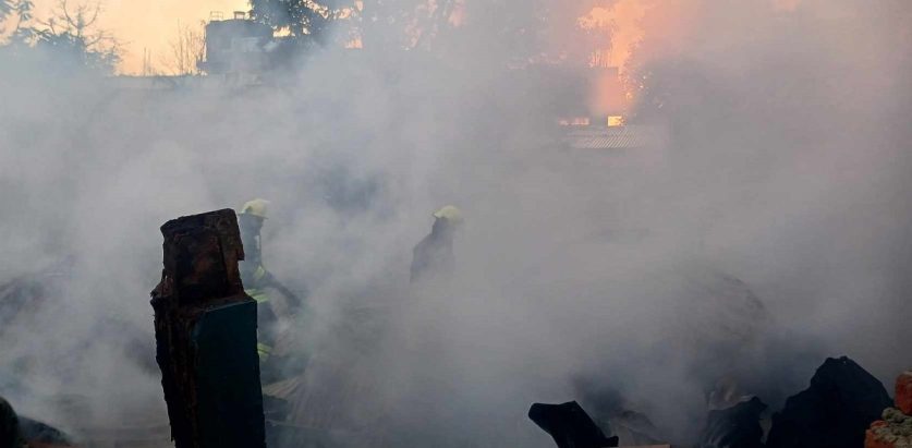 धनगढीस्थित सारथी अस्पतालमा भीषण आगलागी