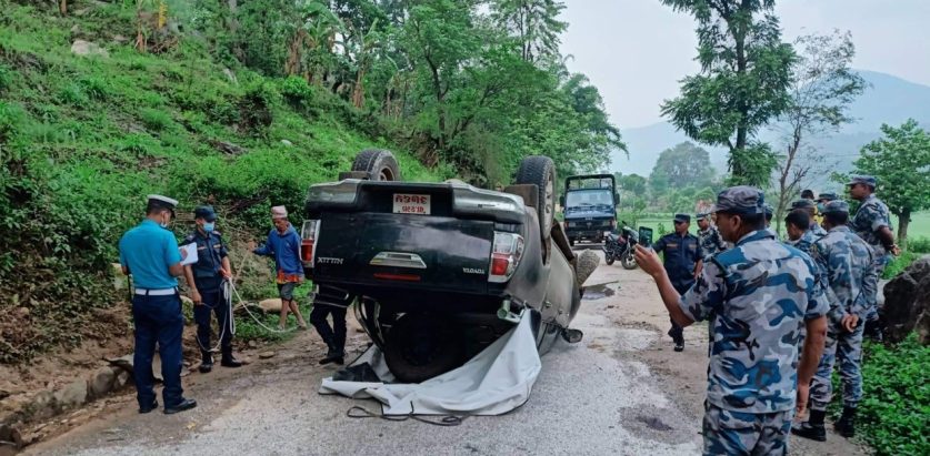 अध्यक्ष सवार जिप दुर्घटना