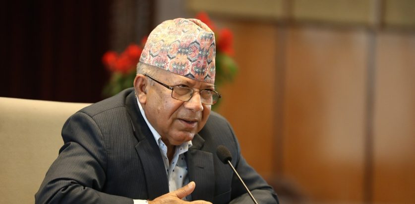 व्यवस्थामाथि प्रश्न उठाउने अधिकार पूर्वराजा ज्ञानेन्द्र शाहलाई छैन : माधवकुमार नेपाल