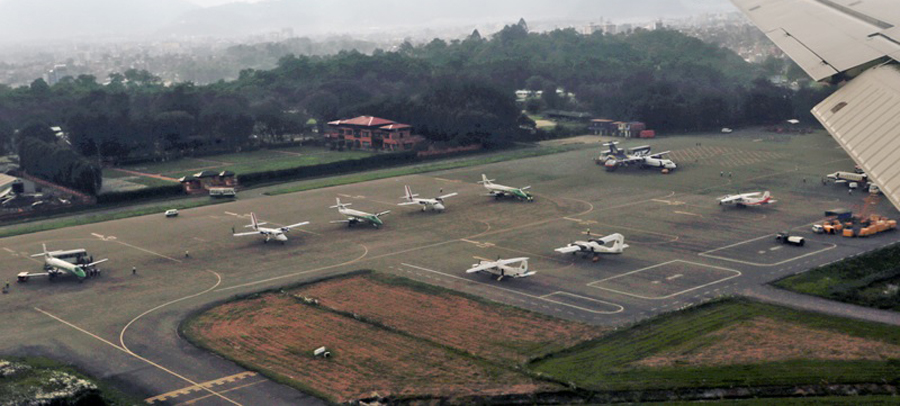 अन्र्तराष्ट्रिय विमानस्थलमा चाप बढ्दै 