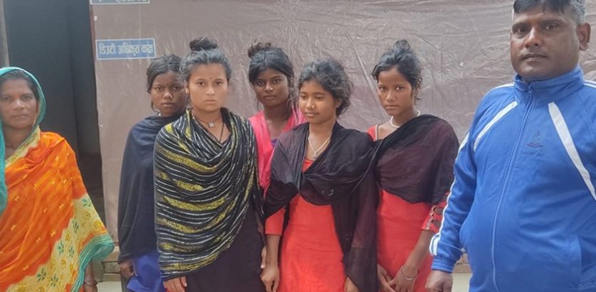 बेपत्ता भएकी ५ किशोरीलाई अभिभावकको जिम्मा लगाइयो