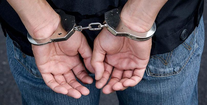 प्रहरीमाथि हातपात गरेको अभियोगमा पक्राउ