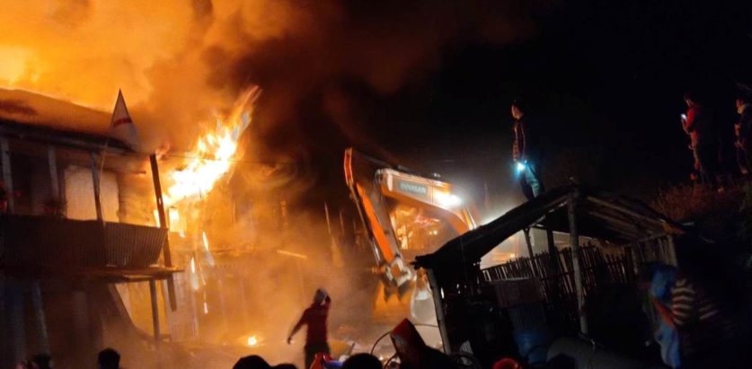 खोटाङमा एक घरमा आगलागी हुँदा १५ लाखको क्षति, १ बालिका घाइते