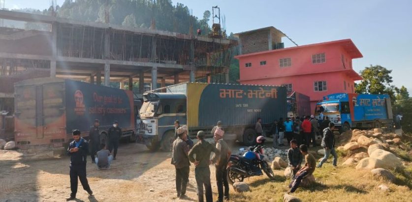 भाटभटेनीले दियो भूकम्प पीडितलाई ८० लाखको चामल