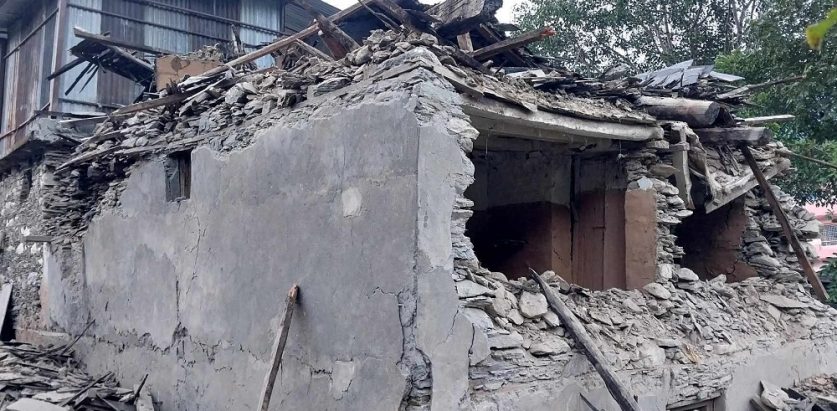 रुकुम पश्चिममा प्रहरीका दश वटा भवनमा क्षति