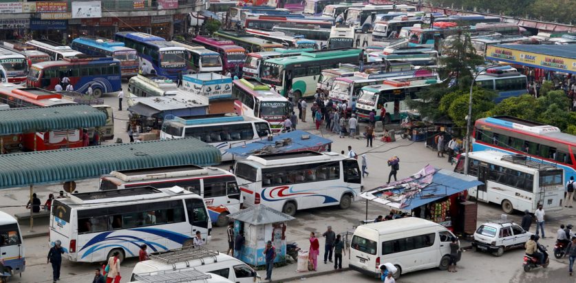 चलिरहेछन् बिस वर्ष पुराना गाडी