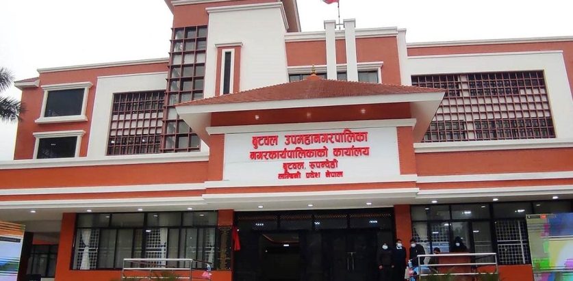 मेयरसँग असहमति जनाउँदै २ महिनामै हाकिमले उपमहानगर छोडे