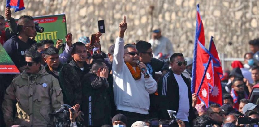 दुर्गा प्रसाईँका समर्थक स्वकीय सचिवसहित १५ जना पक्राउ