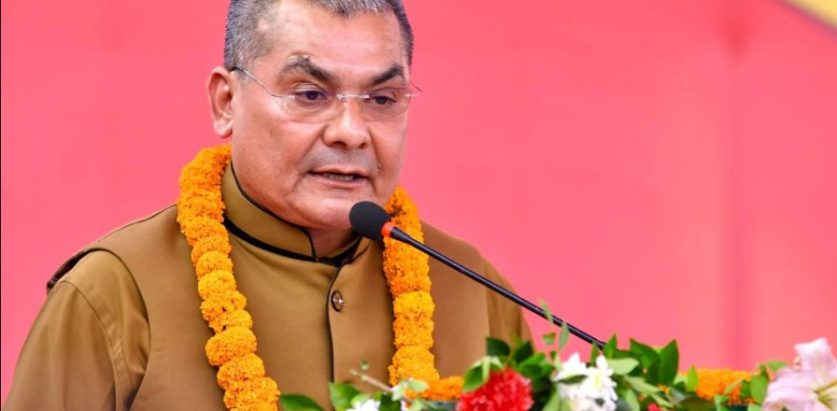 एयरपोर्टमा दुर्गा प्रसाईंले भने : दुर्गा प्रसाईं  टाइगर हो टाइगर जिउँदै छ