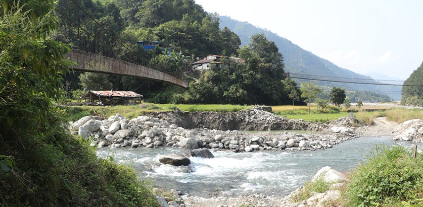 ४० बर्षपछि धादिङ खोलामा बेलीब्रिज बन्दै