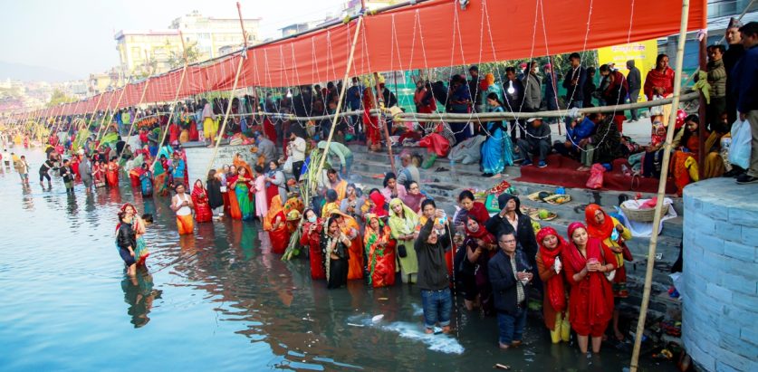उदाउँदो सूर्यलाई अर्घ्य दिँदै छठ पर्व सम्पन्न