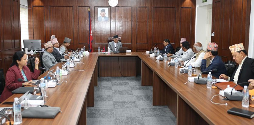 मन्त्रिपरिषद्कै निर्णय गायब पार्छन् ‘डन’ सहसचिवहरू