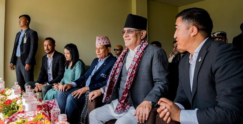 नेपाल र ओमानबीचकाे खेल हेर्न प्रधानमन्त्री प्रचण्ड त्रिवि क्रिकेट मैदानमा