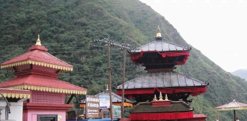 सुपा देउराली मन्दिरको भेटी भूकम्प पीडितलाई