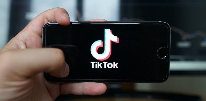 गैरकानुनी रुपमा टिकटक चलाए कारबाही