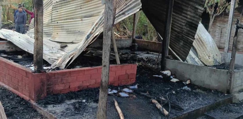 दमकको भुटानी शरणार्थी शिविरमा आगलागी हुँदा ३ वटा घर जलेर नष्ट
