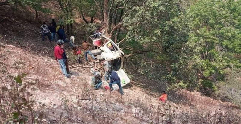 नाच्दै गाउँदै जन्ती बोकेर गुडेको जिप एक्कासी ठोकिएपछि…….