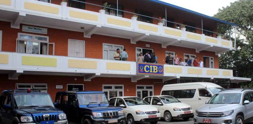 रेड नोटिस जारी भएकालाई यूएईबाट पक्राउ गरेर नेपाल ल्याइयो