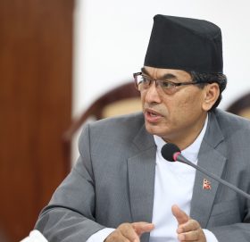 उत्पादन र रोजगारीमा ५० खर्ब लगानी गर्दा पनि केहि भएन : आयोगका उपाध्यक्ष श्रेष्ठ