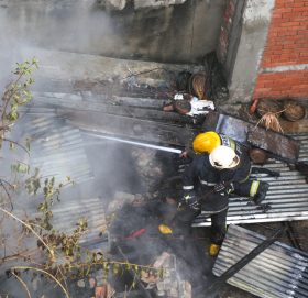 काठमाडौंको दमकल छिर्न नसक्ने ठाउँमा आगलागी