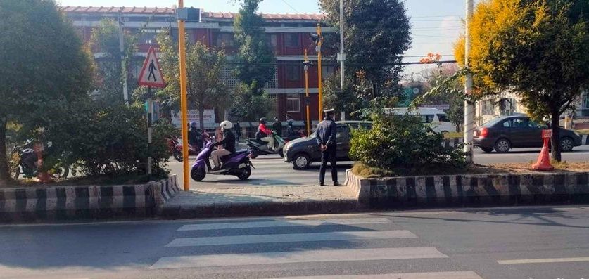 बबरमहलको ट्राफिक लाइट बनाइयो