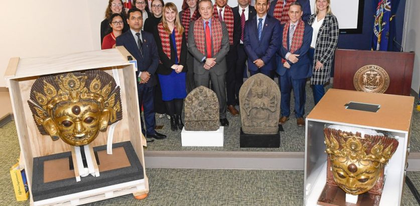 चोरी भएका नेपालका पुरातात्विक मूर्तिहरु अमेरिकाबाट फिर्ता