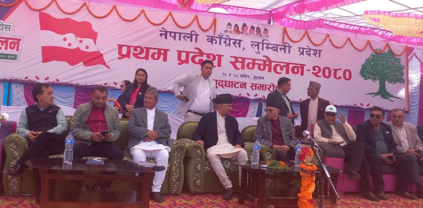 थुनामा रहेका खाँणलाई फुलमालासहित सम्मान