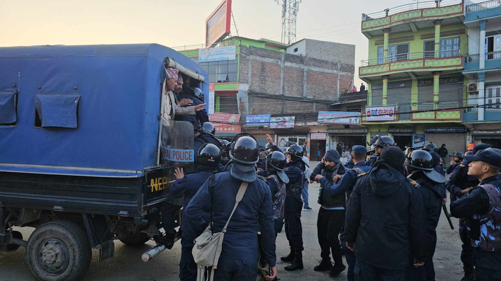 २ जनालाई टिपरले हानेर मारेपछि….