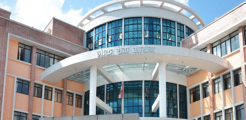 एकैपटक लोकसेवाले ३८१ अधिकृत पदका लागि दियो विज्ञापन